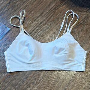 Lululemon like a cloud size 6 bra
